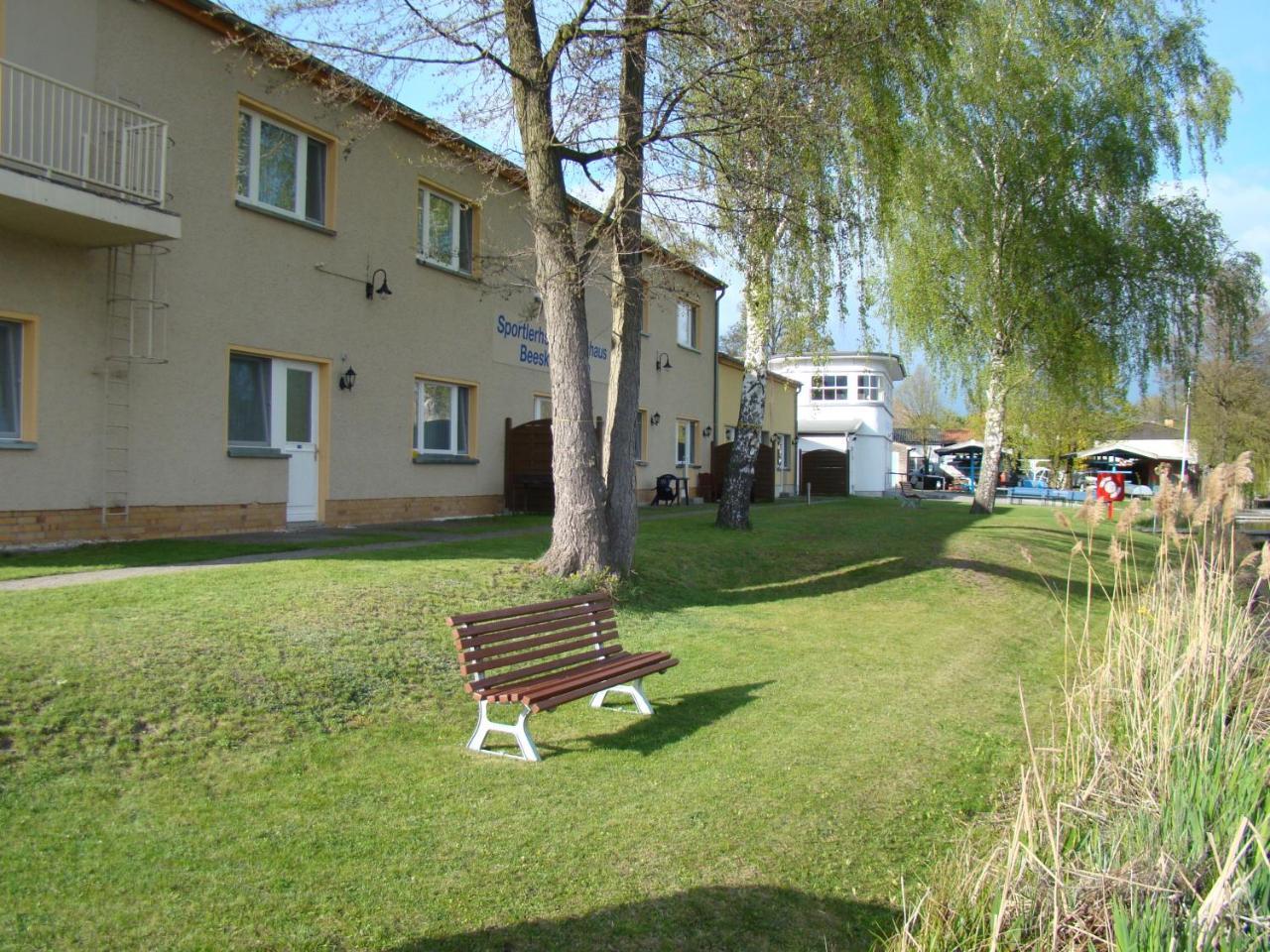 Boootshaus - Am Spreeufer Hotel Бейскоу Екстериор снимка